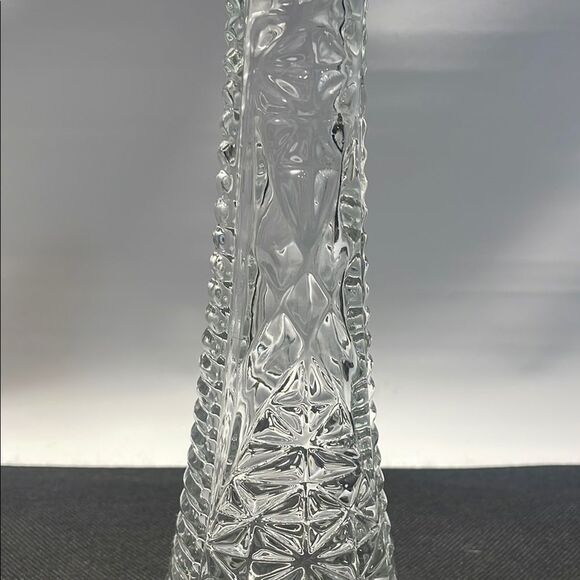 Vintage Crystal Accents Vase with Intricate Cut Glass Design - Picture 3 of 6